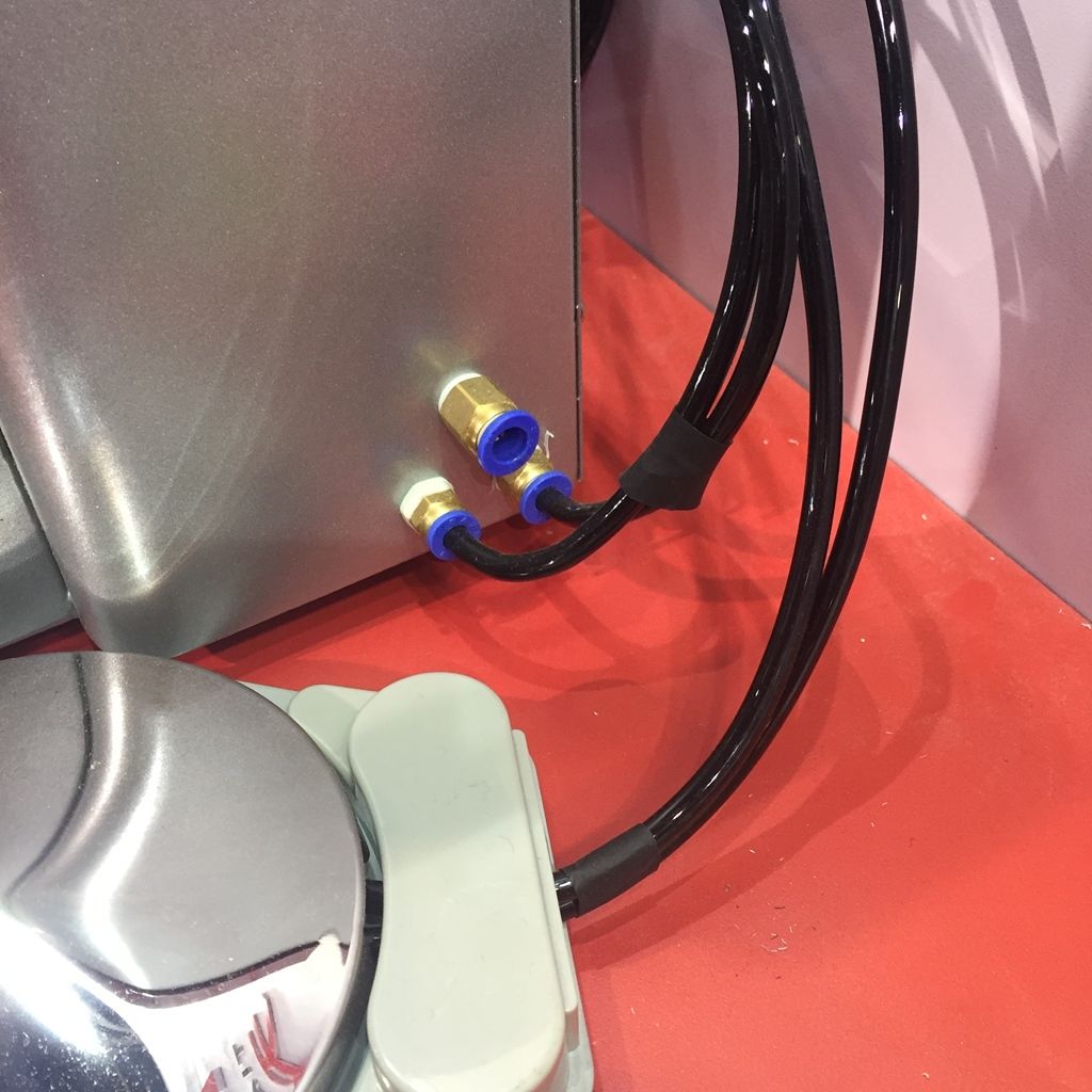 Mini Zahnheilkunde Labor Ausrüstung Feinstrahlgeräte/ Sandstrahler(Sandstrahlgeräte) Drei Stift 4 Tank mit LED Licht