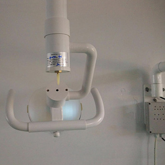50W Wandbehang Zahnheilkunde Medizinische Mundleuchte mit Arm Shadowless kaltes Licht