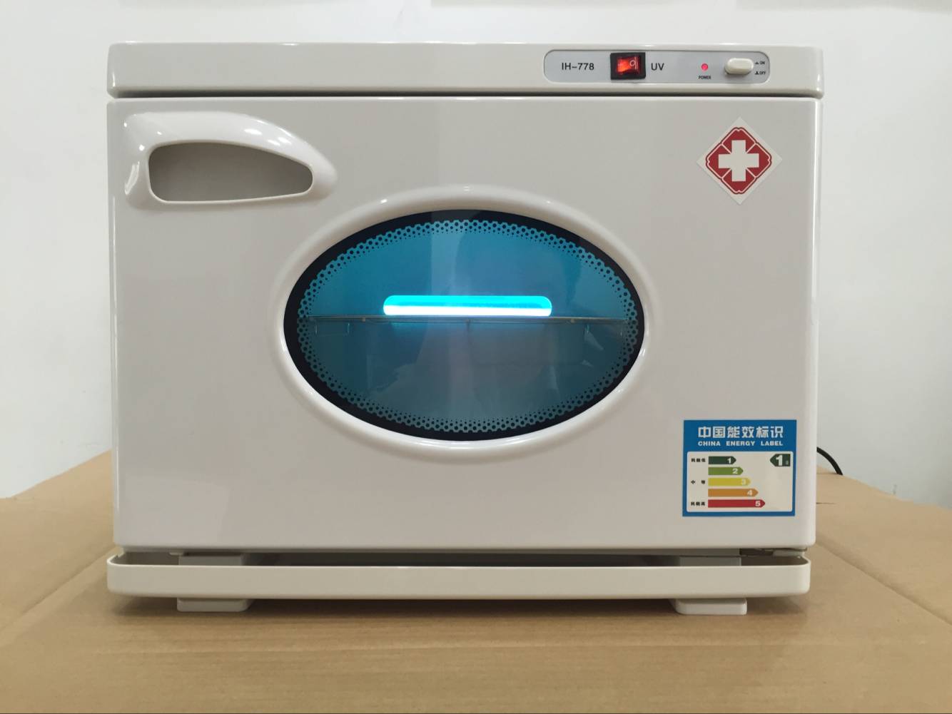 Dentallaborausrüstung UV-Desinfektionsschrank Medizinischer Sterilisator mit elektrischer Trocknungsfunktion 18L