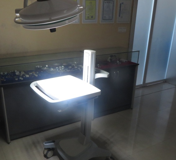 108W LED tragbare schattenlose Lampe Chirurgische medizinische Untersuchungsleuchte KWS KD-2036D-3