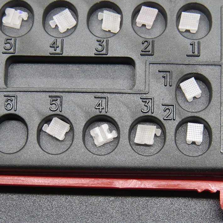 20 Boxen Dental Kieferorthop&auml;dische Keramik Brackets St&auml;nder Roth MBT 018 022 345 Haken